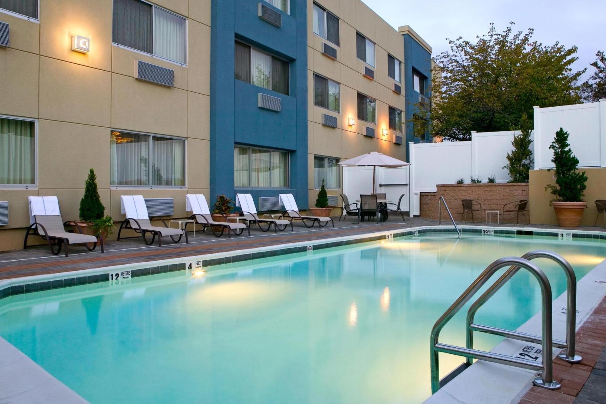פליינוויו Four Points By Sheraton Melville Long Island מראה חיצוני תמונה