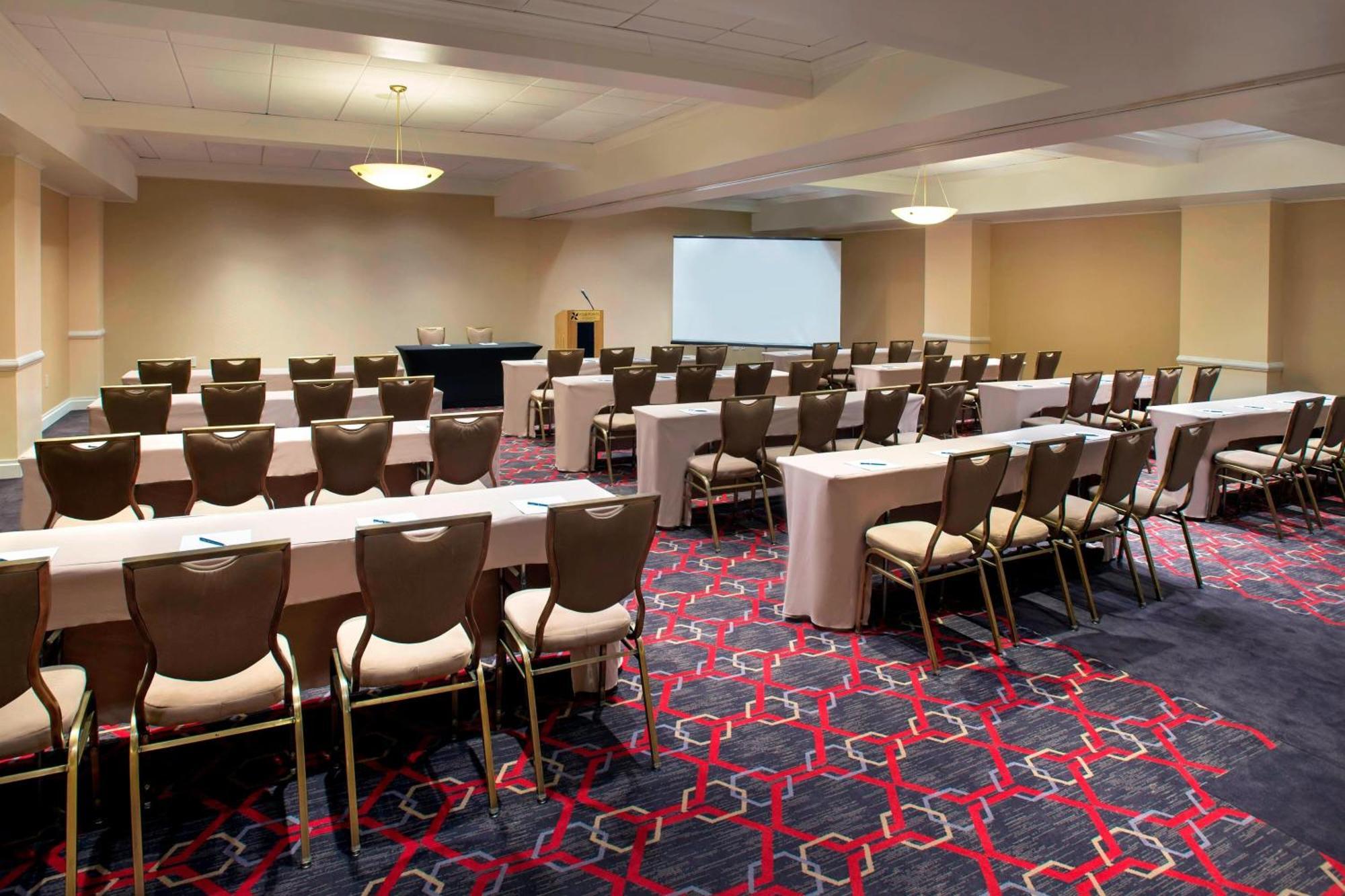 פליינוויו Four Points By Sheraton Melville Long Island מראה חיצוני תמונה